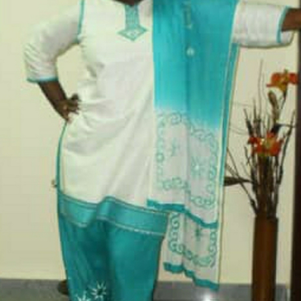 Salwar Khamis
